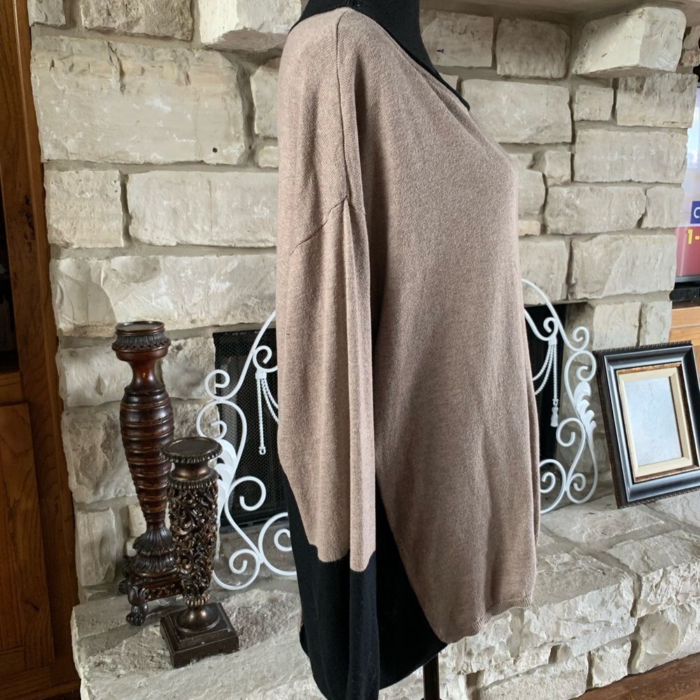 New York & Company Colorblock Zip Back Sweater - Picture 5 of 11
